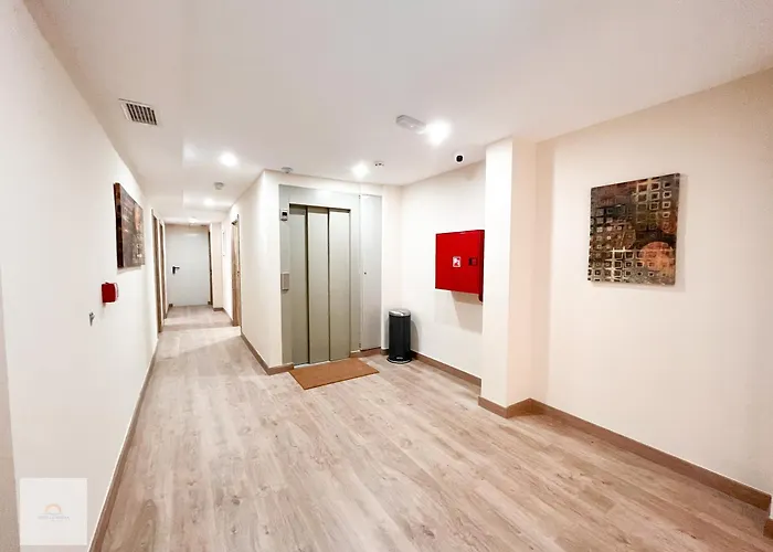 Hotel La Marina Elche מלון